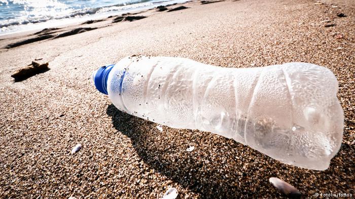 Sampah Plastik Cemari Laut dan Pemurnianya